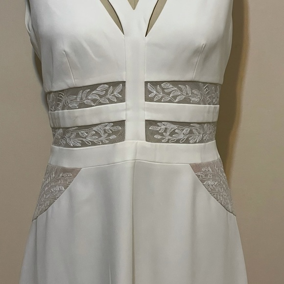 0063 NWT Karleigh Dress in Off White
BCBGMAXAZRIA sz 12 - Picture 14 of 14